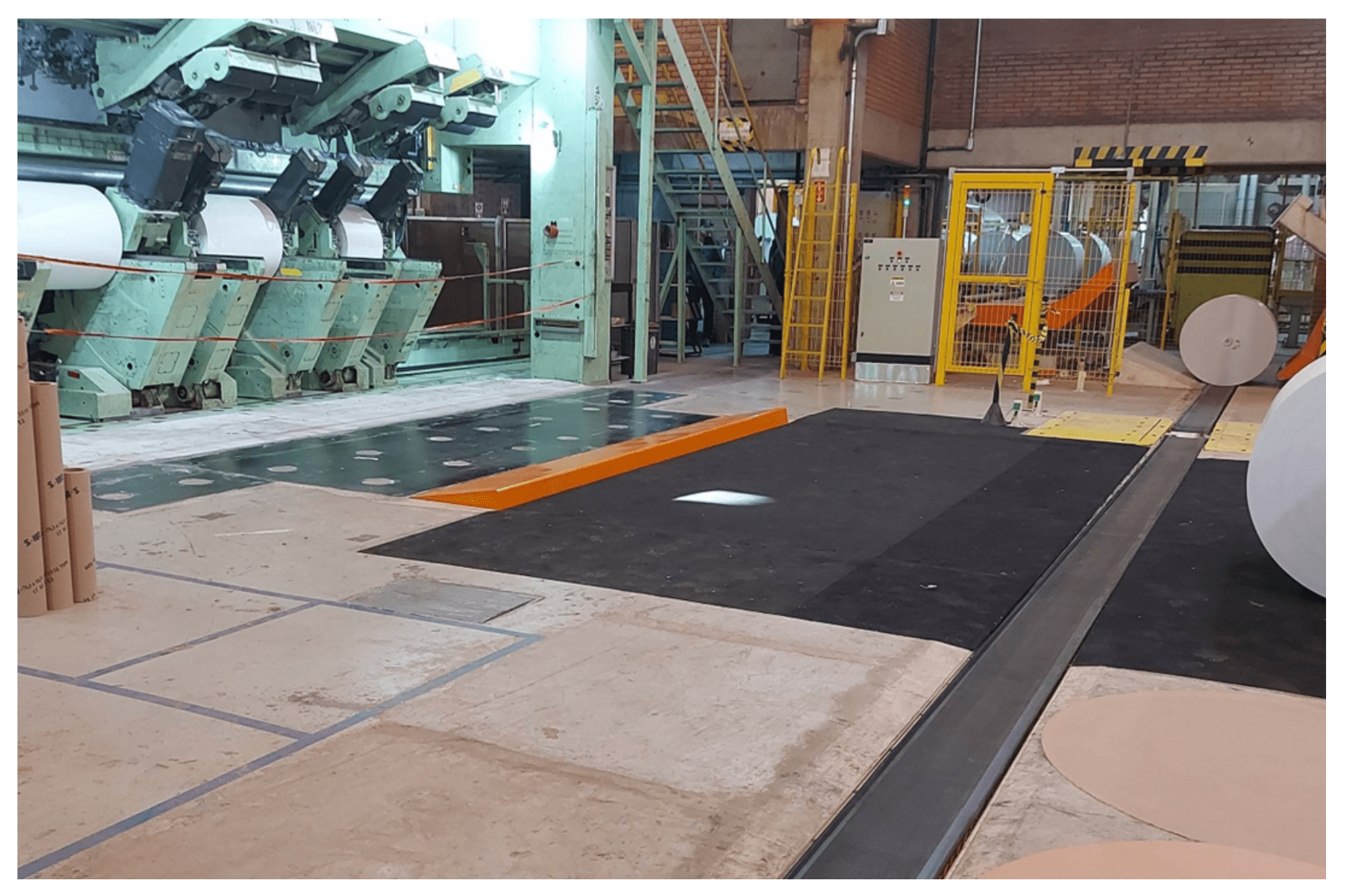 Esteira transportadora de bobinas.png